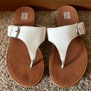 FitFlop Gracie white leather sandal. Very good condition.  Tan rubber soles.